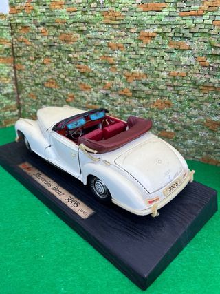 Mercedes-Benz 300S (1955) – Maisto – Escala 1:18