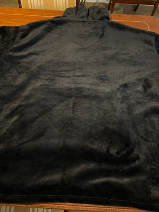 Sudadera polar Marvel negra con interior rojo