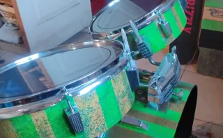 Batería acústica de viaje