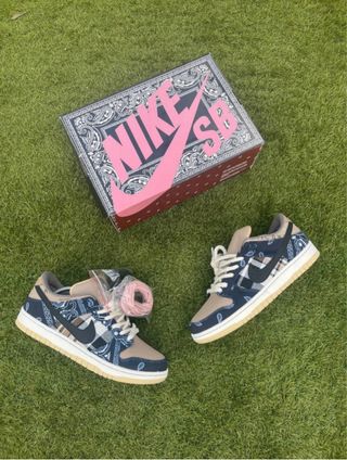 Nike Dunk SB x Travis Scott