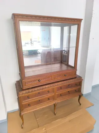 Vitrina madera maciza con cristal