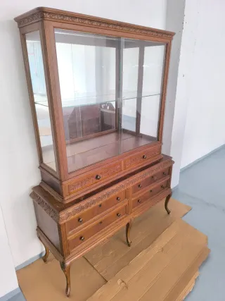 Vitrina madera maciza con cristal