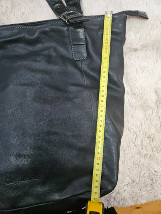 Bolso Negro Cuero Guy Laroche