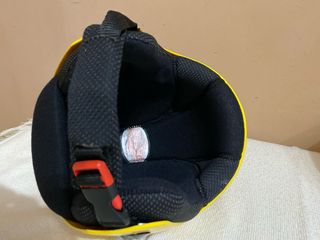 Casco de esquí amarillo para niño