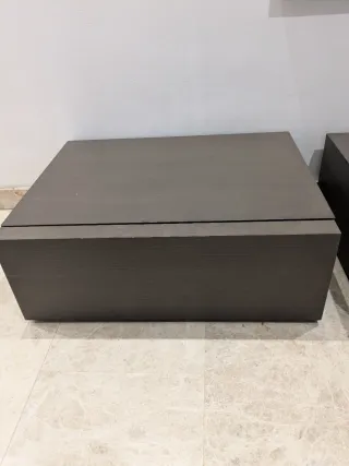 2 Mesitas de noche con cajón