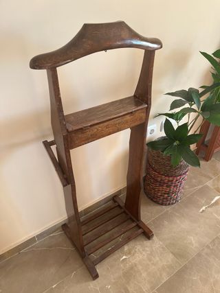 Galán de noche de madera