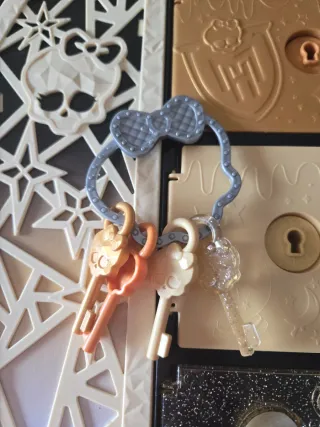 Armadio Monster High Cleo con chiavi