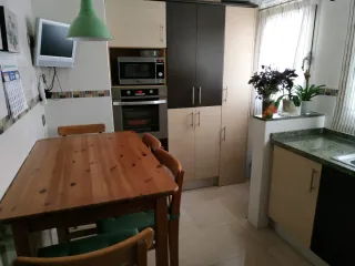 Piso semi-nuevo, en zona nueva, todo cerca.