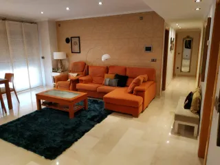 Piso semi-nuevo, en zona nueva, todo cerca.