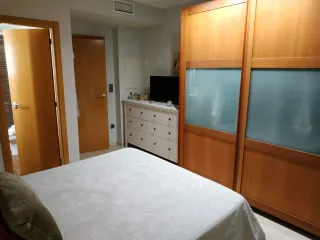 Piso semi-nuevo, en zona nueva, todo cerca.