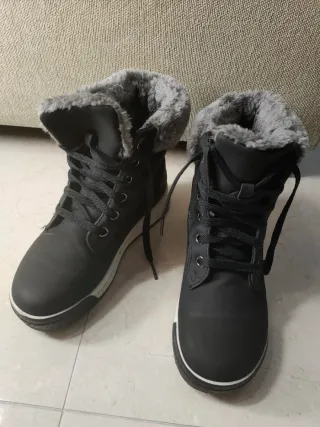 Botines negros con forro gris