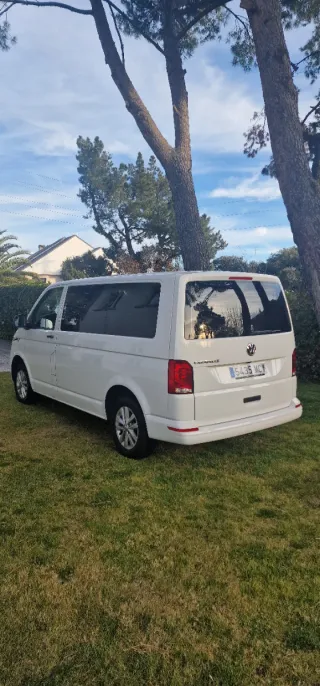 Volkswagen Caravelle 2023