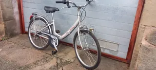 Bicicleta de paseo de mujer