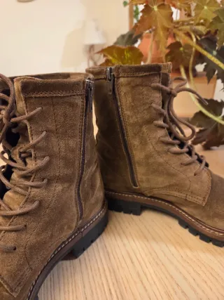 Botines de ante marrones