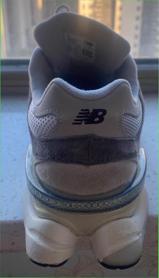 New Balance 9060 Gris Talla 41.5