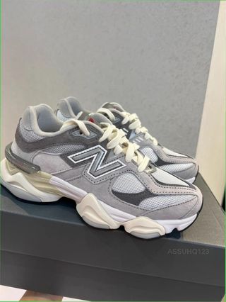 New Balance 9060 Talla 43 Gris
