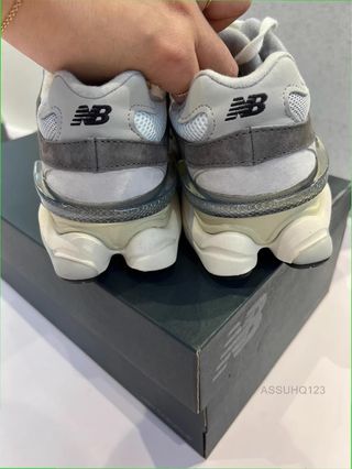 New Balance 9060 Talla 43 Gris