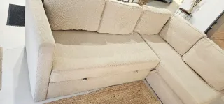 Sofá cama beige con almacenaje. Buen estado recoge