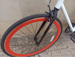 Bicicleta Fixie Blanca Ruedas Rojas