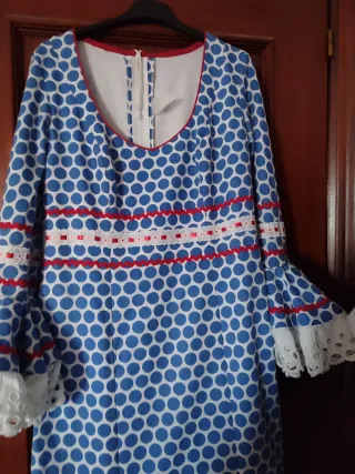 Traje de flamenca azul y blanco echo por modista