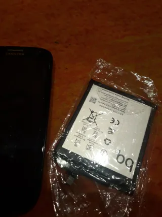 3 teléfonos Samsung negros para reparar