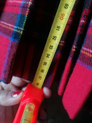 Vestito nero con bordi in tessuto scozzese