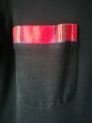 Vestito nero con bordi in tessuto scozzese