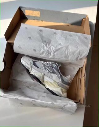 New Balance 9060 Gris Talla 39.5