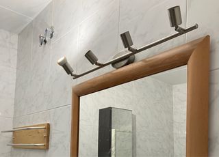 Lámpara de techo con 4 focos orientables