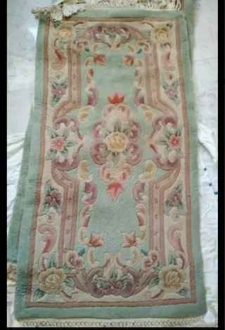 Alfombra china de lana verde y rosa