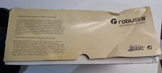 Botas de seguridad Robusta negras y azules.