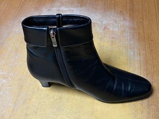 Stivaletti neri tacco basso