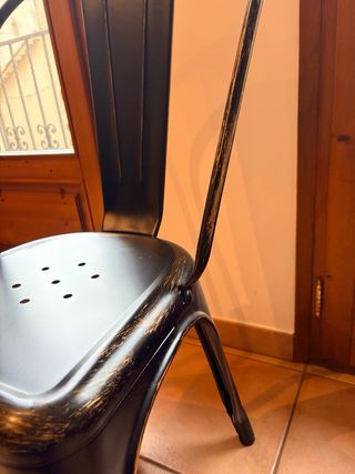 Sillas estilo industrial metal negro y dorado