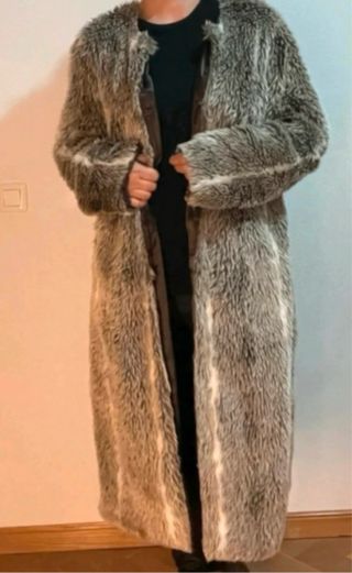 Abrigo largo pelo sintético gris