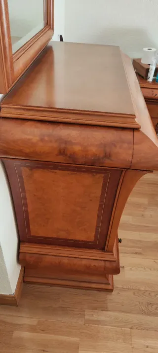 Cómoda y mesitas de noche madera