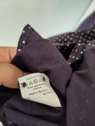 Camisa River Island morada con lunares blancos