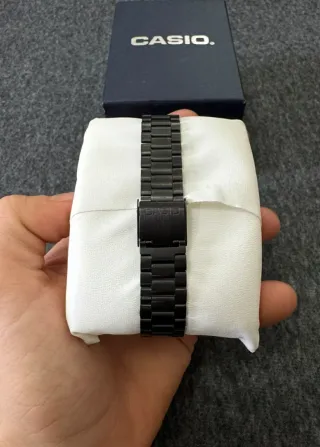 Reloj Casio de acero de color negro