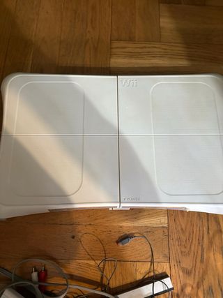 Nintendo Wii con juegos Wii Fit y Wii Play