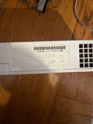 Nintendo Wii con juegos Wii Fit y Wii Play