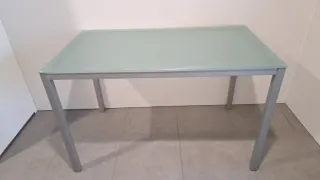 Mesa cristal y metal 120x70 y 4 sillas