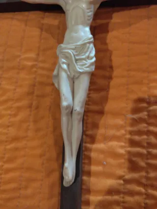 Crucifijo Vintage Madera y Resina