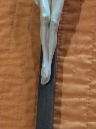 Crucifijo Vintage Madera y Resina