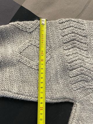 Maglione uomo grigio con scollo a V