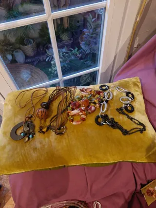 Lote Bisutería: Relojes, Pulseras