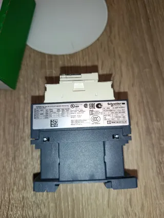 Contactor Schneider LC1D12P7
