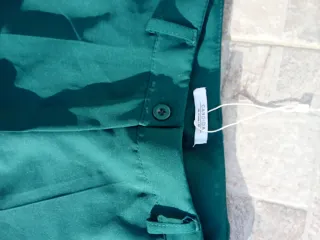 Pantaloni verdi nuovi