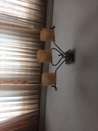 Lámpara de pared de cristal y metal