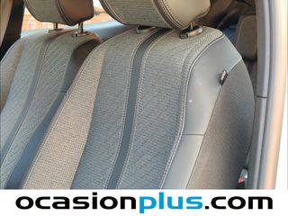 Peugeot 2008 Allure Hybrid eDCS6 100 kW (136 CV)