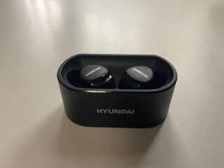 Auriculares Hyundai con Pantalla