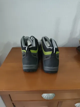 Botas de montaña Quechua